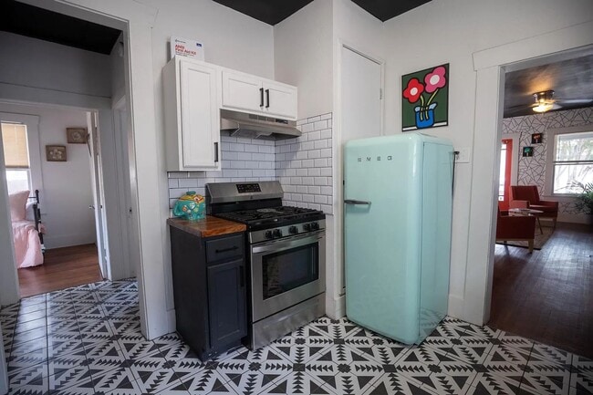 Building Photo - 329 Mason St