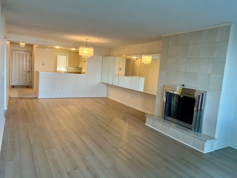 Building Photo - 4100 Post Rd