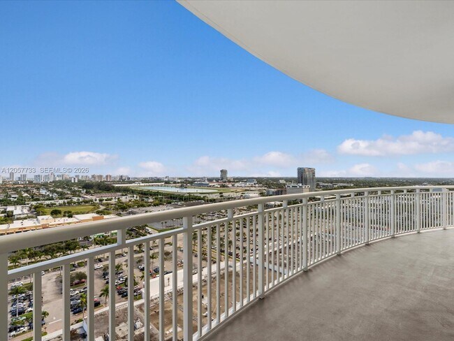 Building Photo - 1745 E Hallandale Beach Blvd
