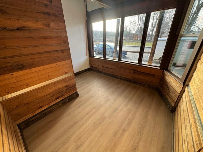 Building Photo - 414 Main Ave W