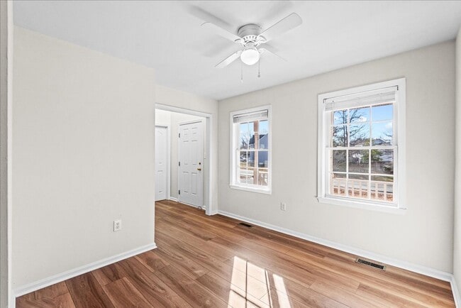 Building Photo - Near VRE and I-95!