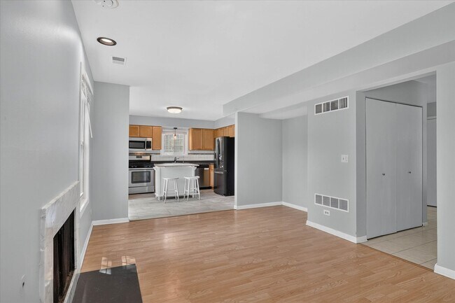 Building Photo - 901 Ashford Ln