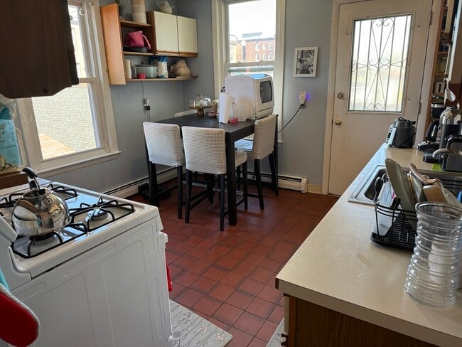 Building Photo - 60 Pleasant St