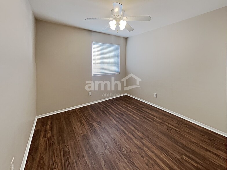 Building Photo - 11940 W Charter Oak Rd