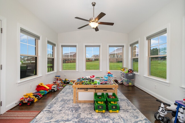 Building Photo - 6006 Tanoak Ct