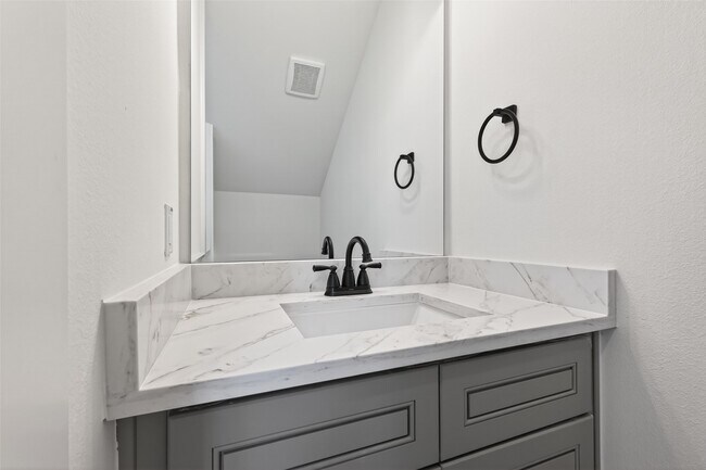 Building Photo - 4333 Avron Dr