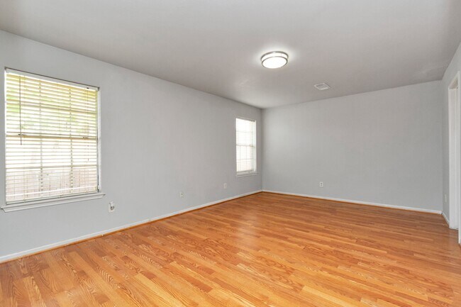 Building Photo - 8914 Dirby St