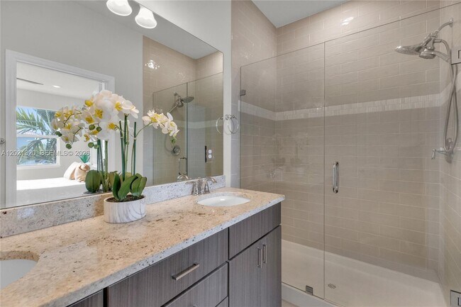 Building Photo - 4810 Eucalyptus Dr