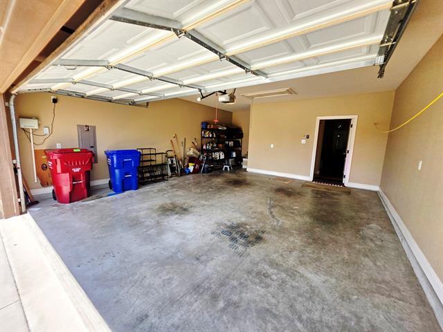 Building Photo - 1021 St Matthews Cir