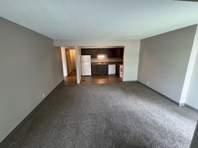 Building Photo - 2 Bedroom in Downtown Omaha
