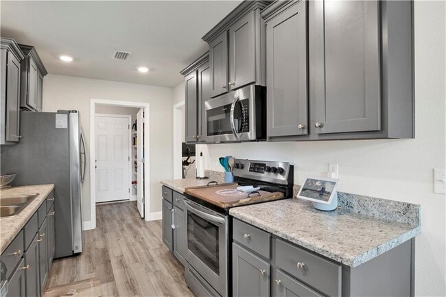 Building Photo - 2051 Whitebark Dr