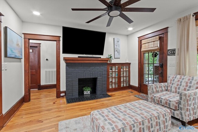 Building Photo - 603 Prospect Dr SE