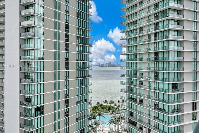 Building Photo - 501 NE 31st St