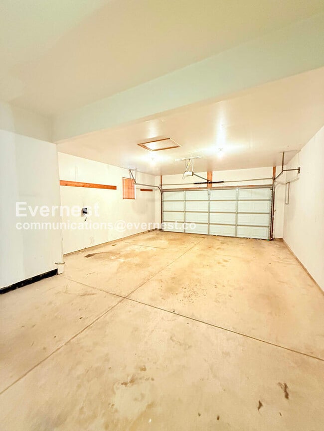 Building Photo - 1660 Brookdale Dr