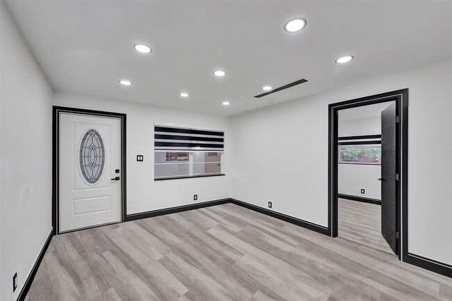 Building Photo - 5310 NW 16th St