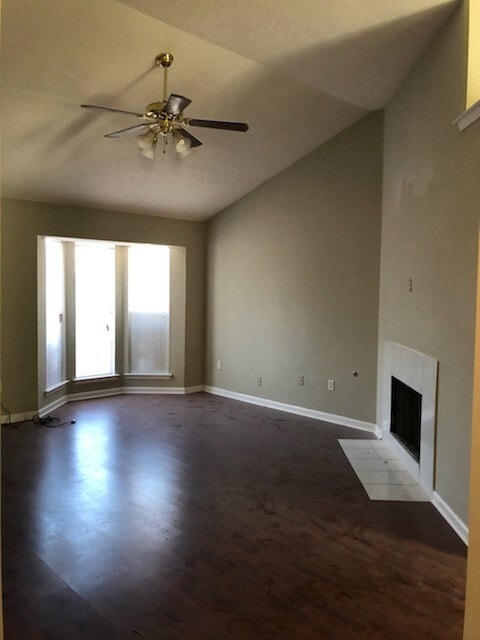 Building Photo - Renovated 2 Bedroom 2 Bath Home for Rent!