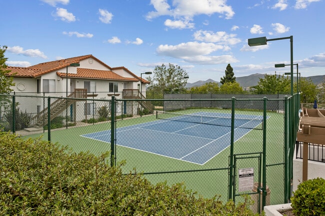 Building Photo - 858 S Rancho Santa Fe Rd