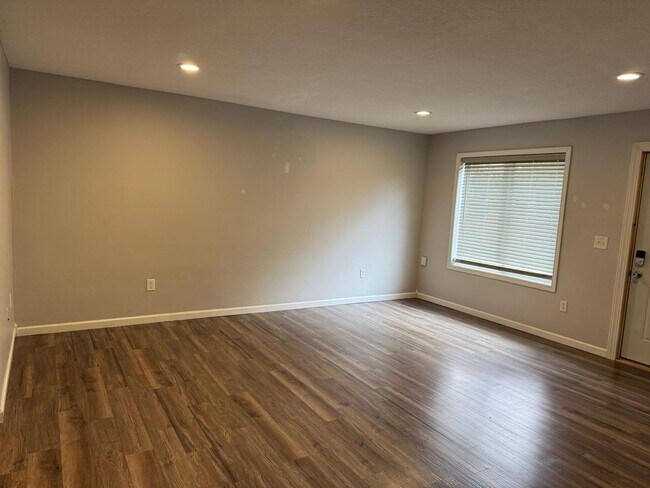 Building Photo - 11th Avenue NW Townhomes