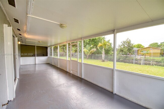 Building Photo - 8130 SW 7th Ct