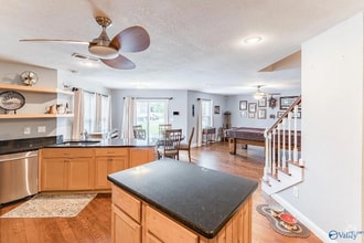 Building Photo - 364 Jasmine Dr