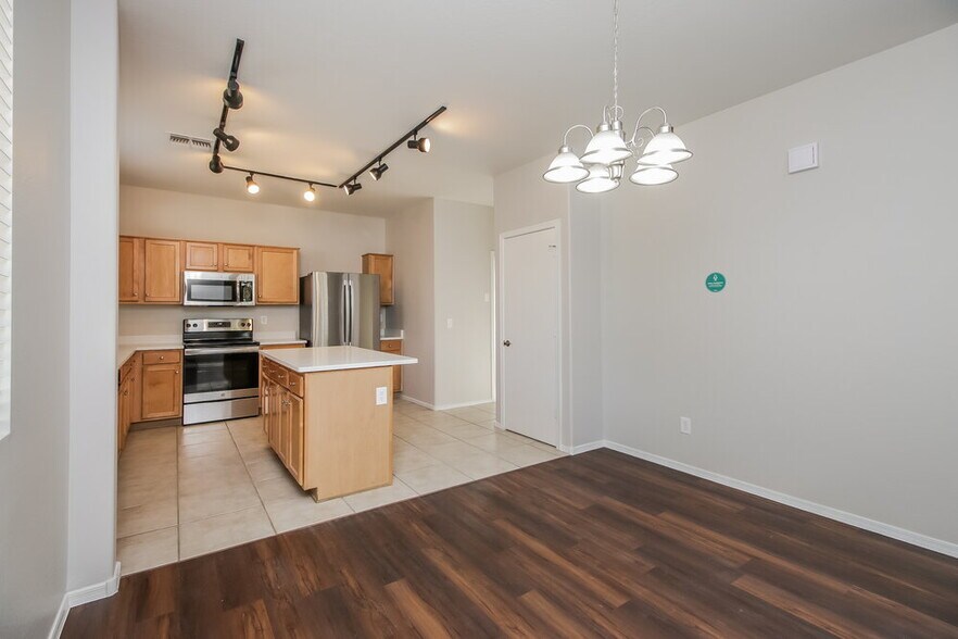 Building Photo - 5119 Fulton St