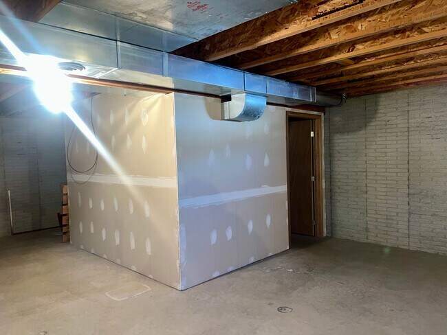 Building Photo - 1205 Silver Ave