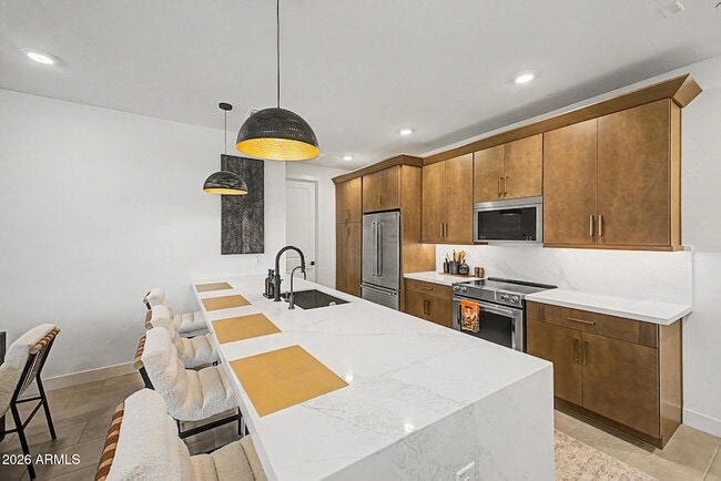 Building Photo - 2121 W Sonoran Desert Dr