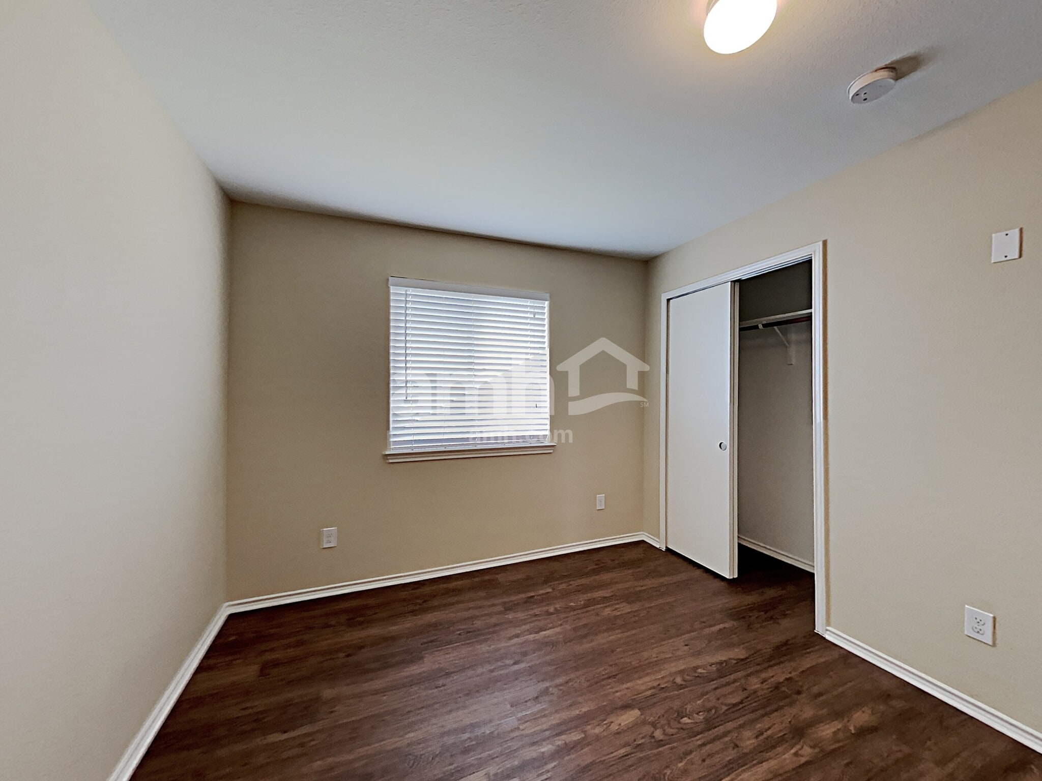 Building Photo - 9227 Mare Country