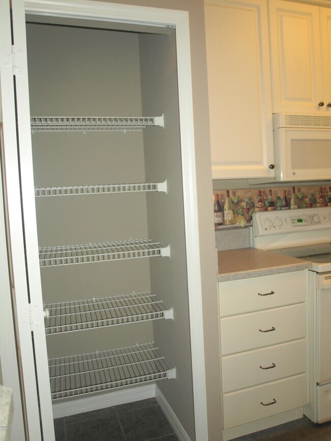 Building Photo - 830 Airport Rd