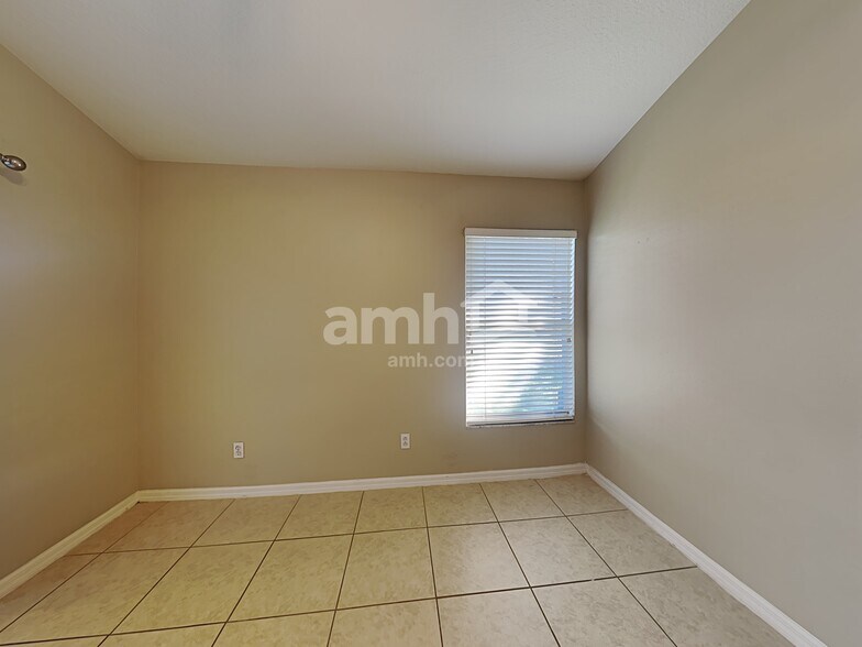 Building Photo - 1461 Lake Shore Ranch Dr