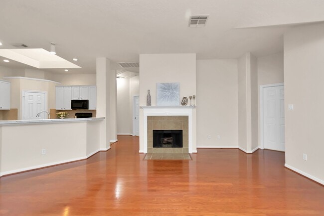 Building Photo - 16510 Bluff Springs Dr