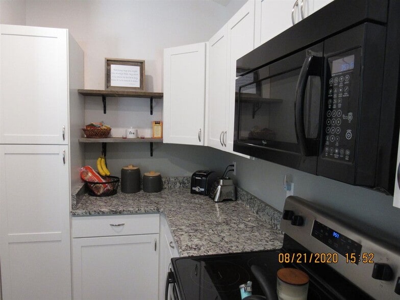 Building Photo - 56 McIntosh