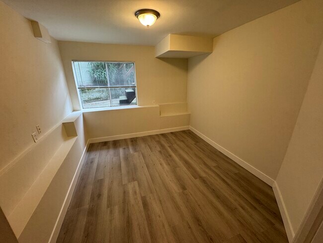 Building Photo - 2156 Market St