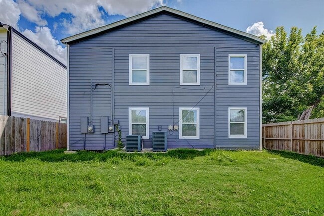 Building Photo - 4014 Dreyfus St