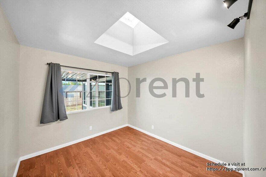 Building Photo - 2335 Logan St