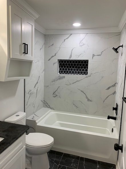 Building Photo - 420 Waller Ave