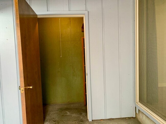 Building Photo - 310/312-Duplex