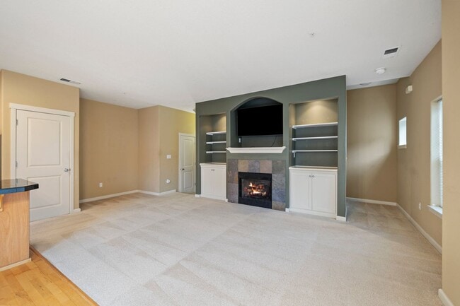 Building Photo - 1150 SW 170th Ave
