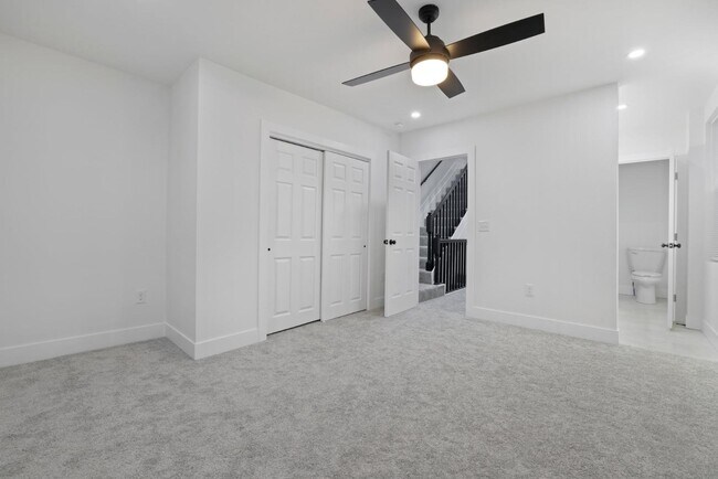 Building Photo - 272 S 22nd St