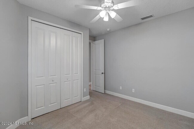 Building Photo - 588 Vista Lake Cir