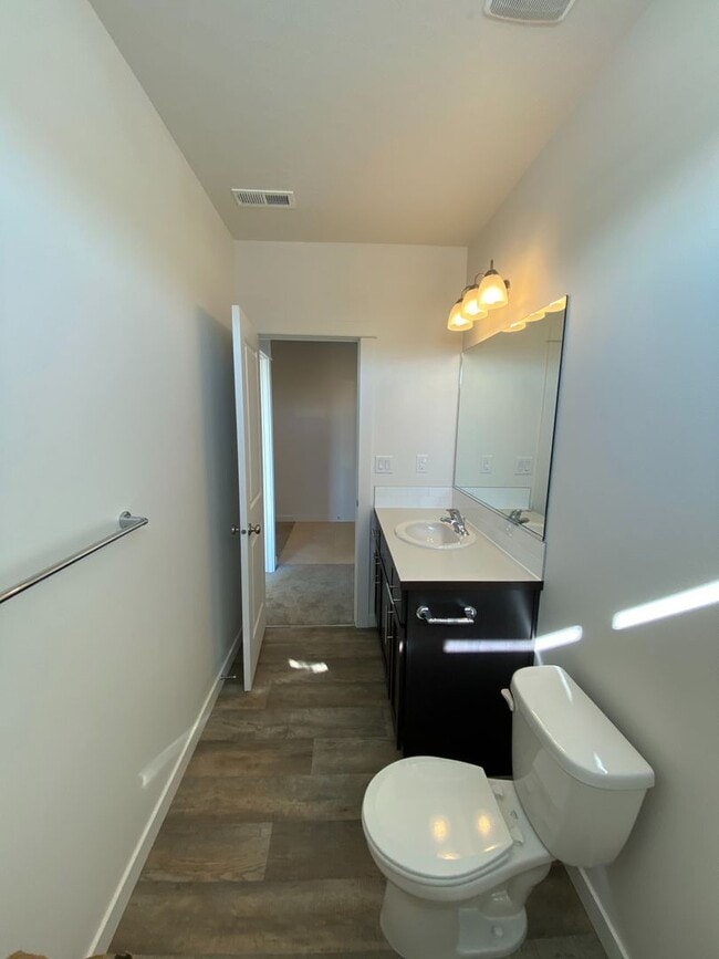 Building Photo - SINGLE FAMILY RANCHER ON ARROW LEAF (APP#146)