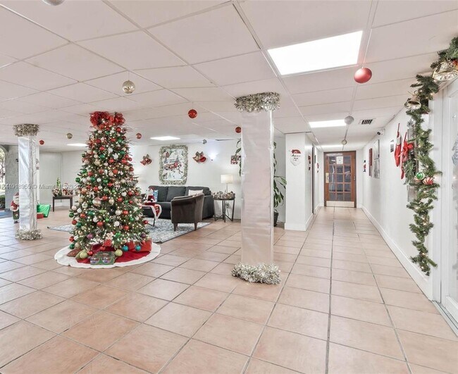 Building Photo - 14250 SW 62nd St