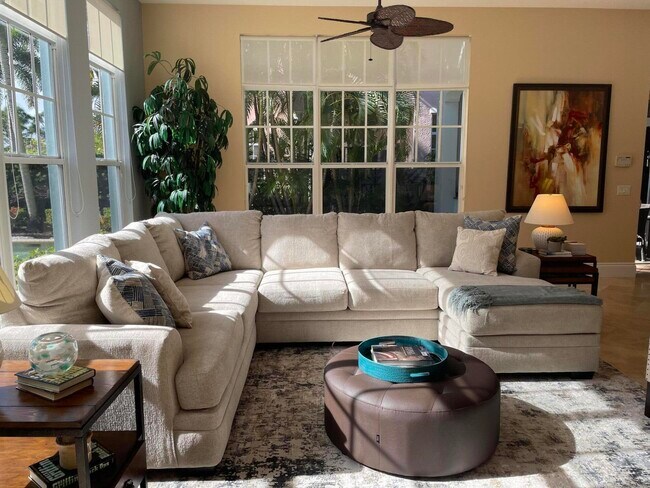 Building Photo - 124 Tulip Tree Ct