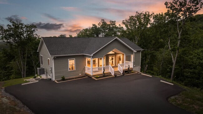 Building Photo - 351 Donna Ct