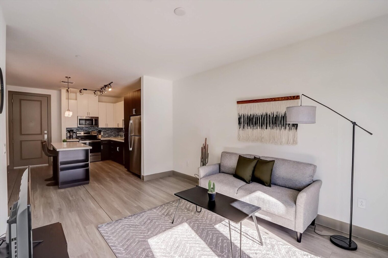 Building Photo - 555 N College Ave