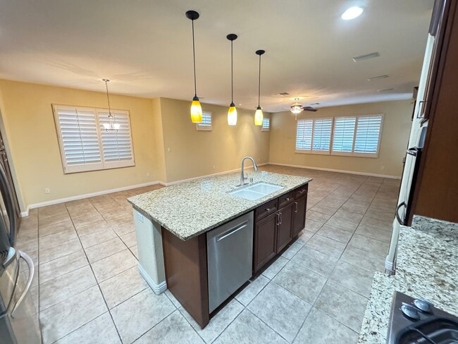 Building Photo - Spacious 4 Bedroom Home with Private Pool!