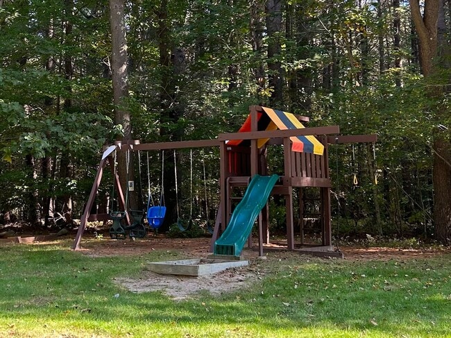 Building Photo - Two Bed, Two Full Bath Condo in Portsmouth...