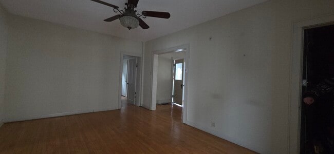 Building Photo - 217 S Cross St