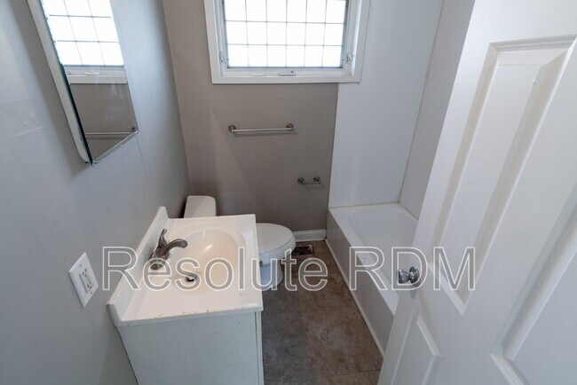 Building Photo - 7955 E 49th St