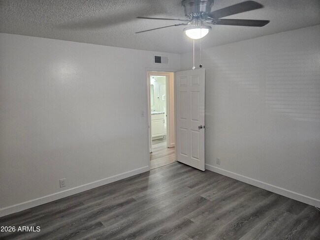 Building Photo - 6043 N 23rd Ave